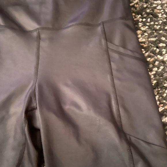 Faux leather biker shorts - Picture 3 of 3